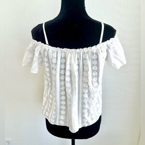 CUTE EYELET TOP
